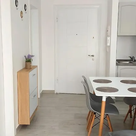 Vaso Apartment, Qerret * Golem (Tirana)