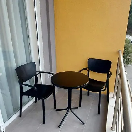 Vaso Apartment, Qerret *