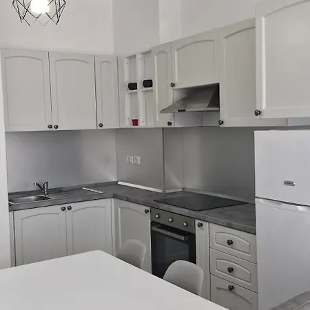 Vaso Apartment, Qerret Golem (Tirana)