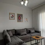 Vaso Apartment, Qerret アパート ゴーレム