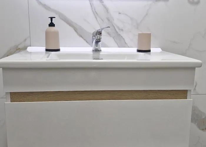 Vaso Apartment, Qerret * Golem (Tirana)